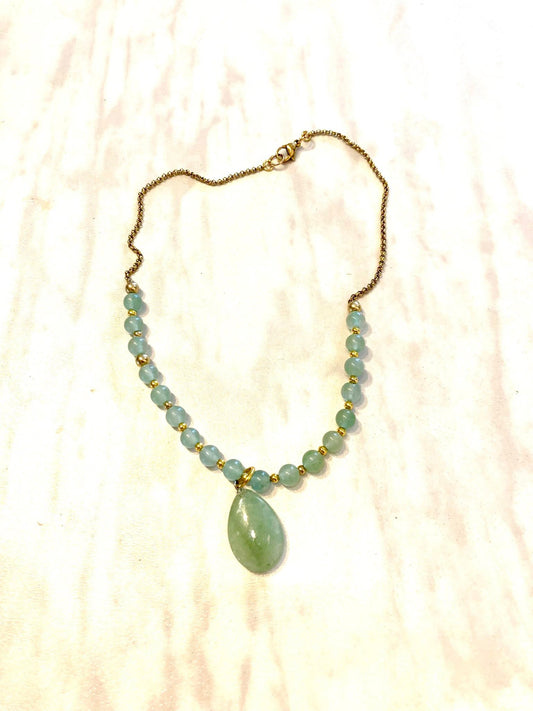 18. Collar  Ópera piedra verde jade